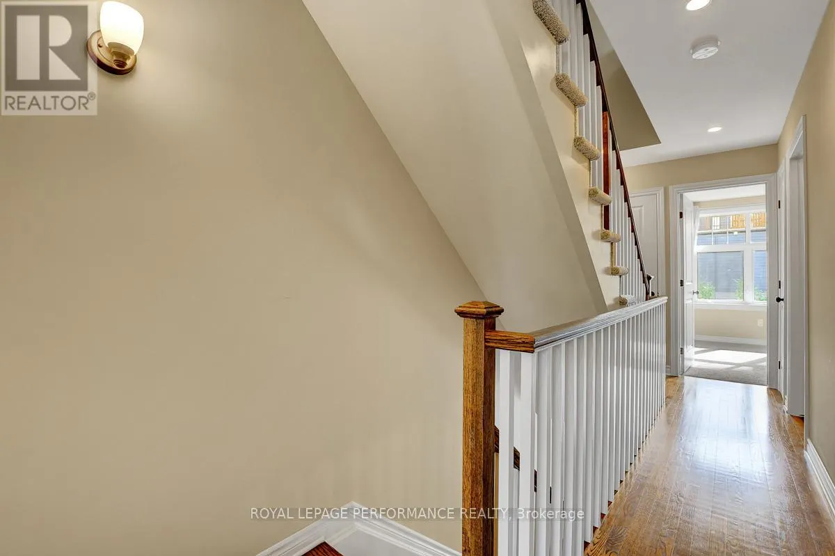 318 IONA STREET