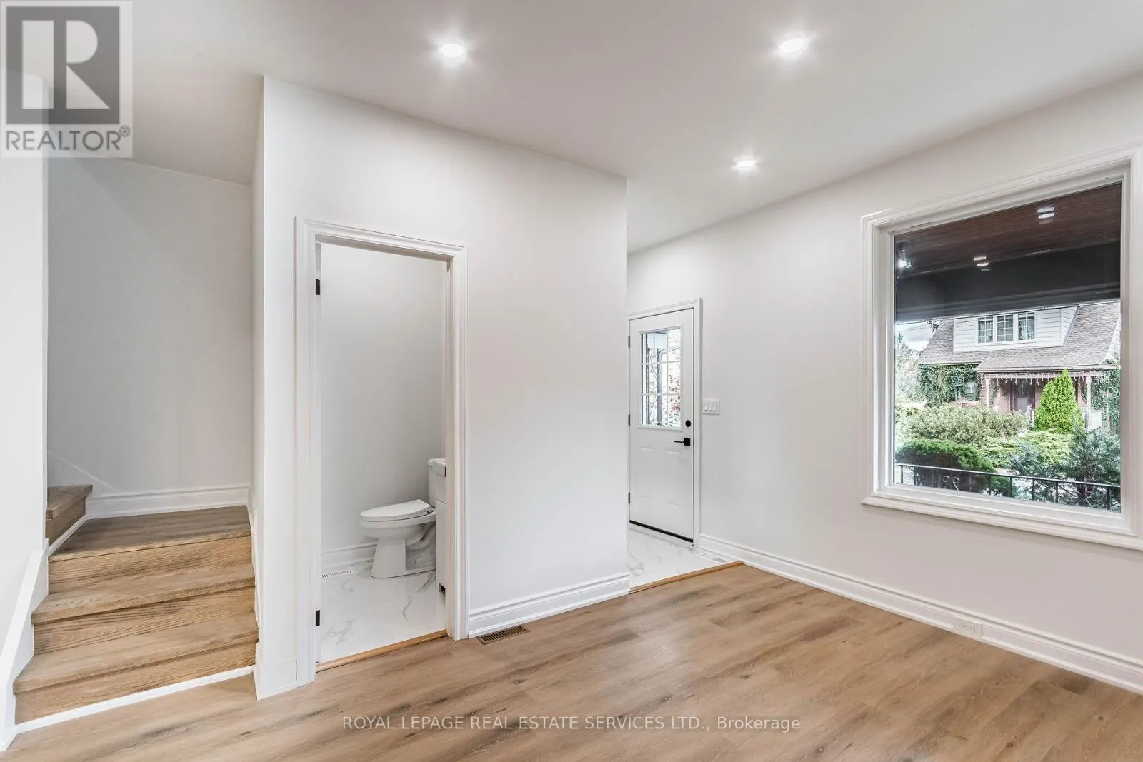 UPPER - 286 CUMBERLAND AVENUE