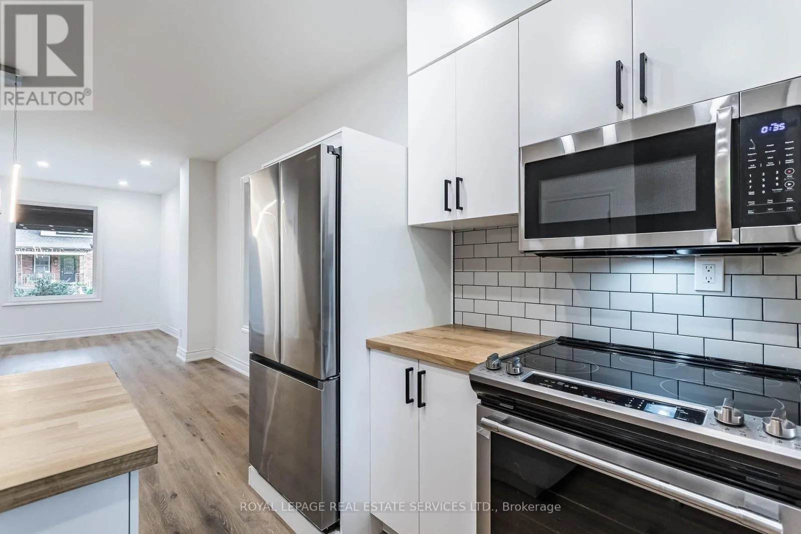 UPPER - 286 CUMBERLAND AVENUE