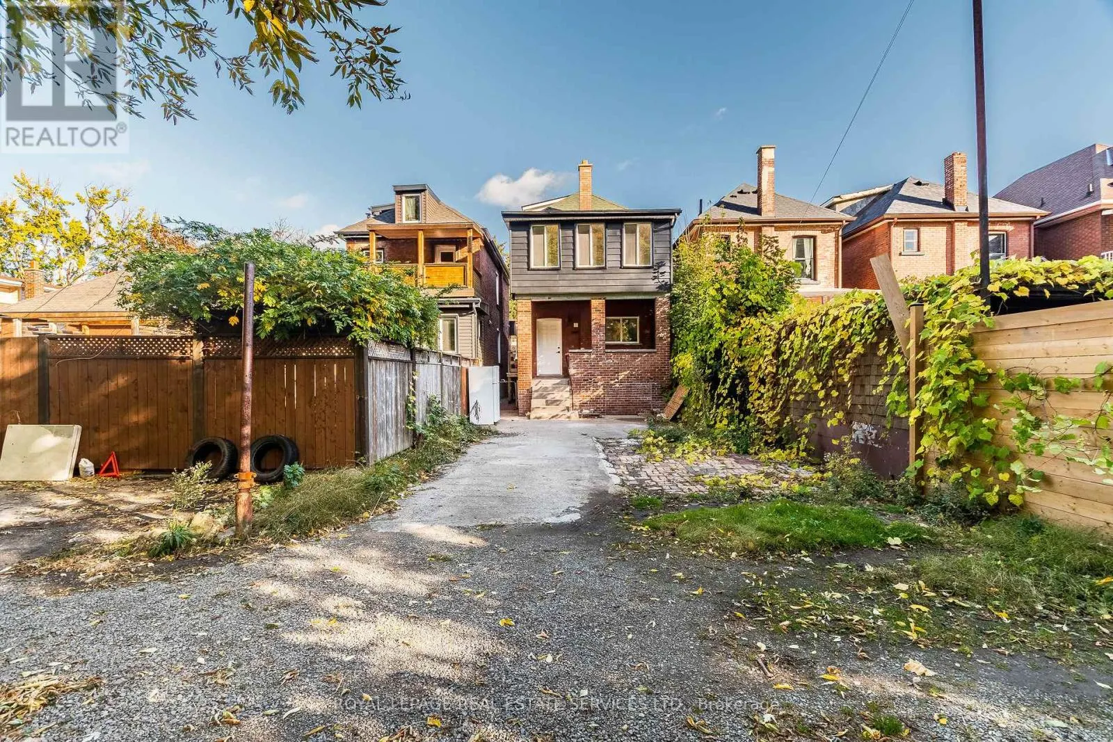 UPPER - 286 CUMBERLAND AVENUE