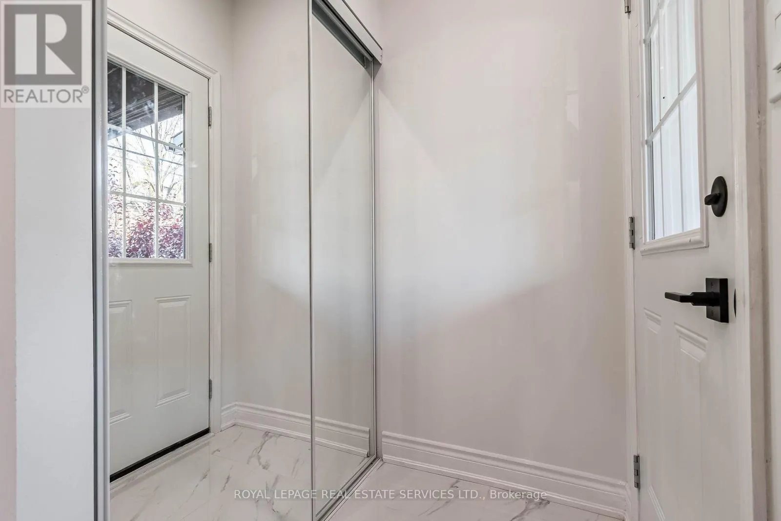 UPPER - 286 CUMBERLAND AVENUE