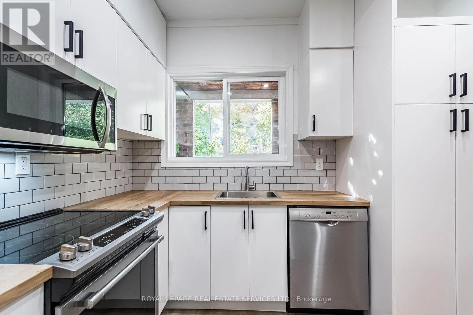 UPPER - 286 CUMBERLAND AVENUE