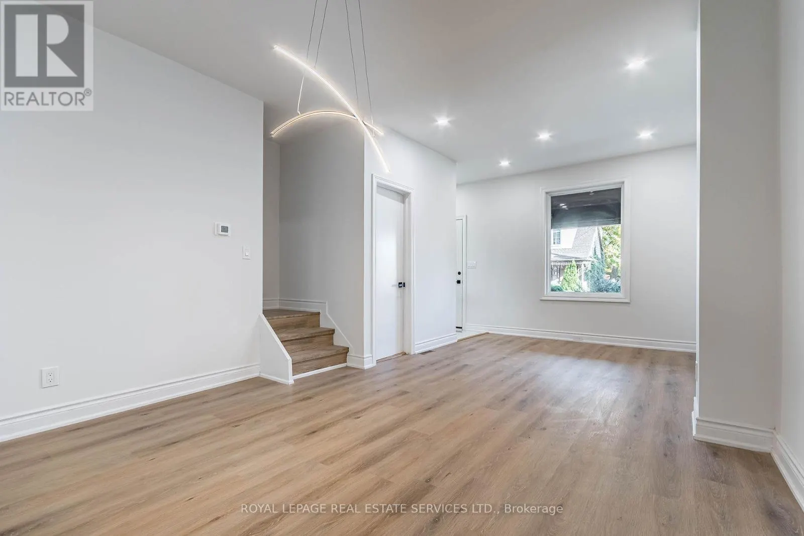UPPER - 286 CUMBERLAND AVENUE