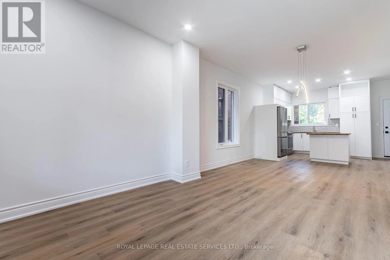 UPPER - 286 CUMBERLAND AVENUE