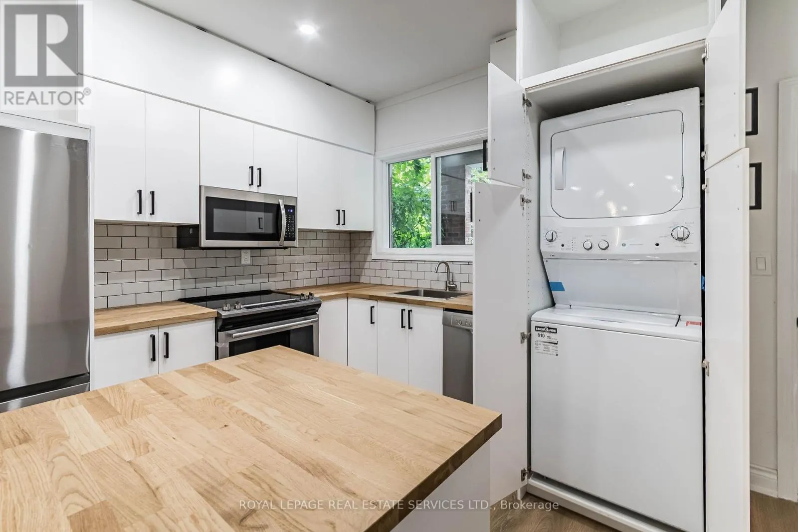 UPPER - 286 CUMBERLAND AVENUE