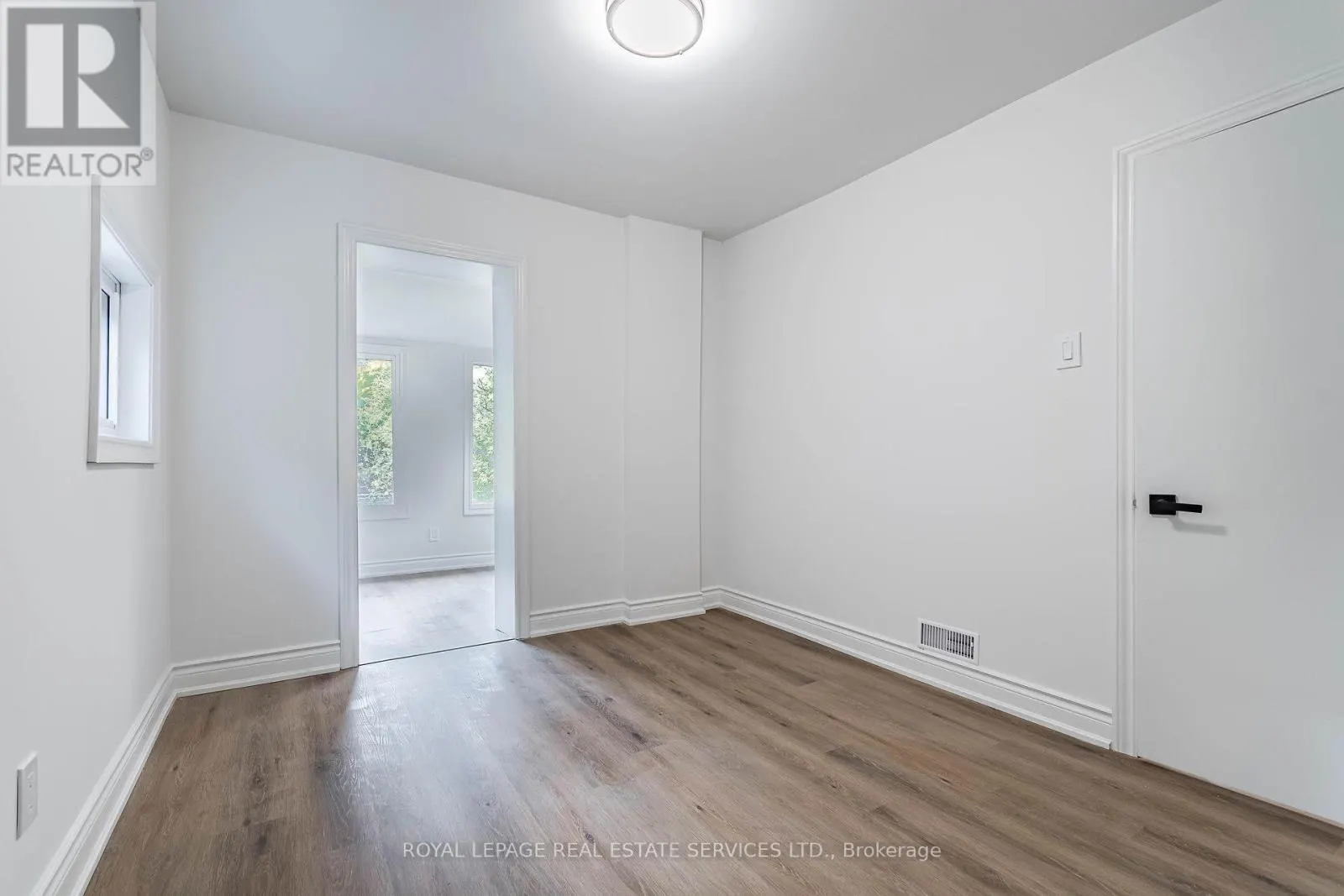 UPPER - 286 CUMBERLAND AVENUE