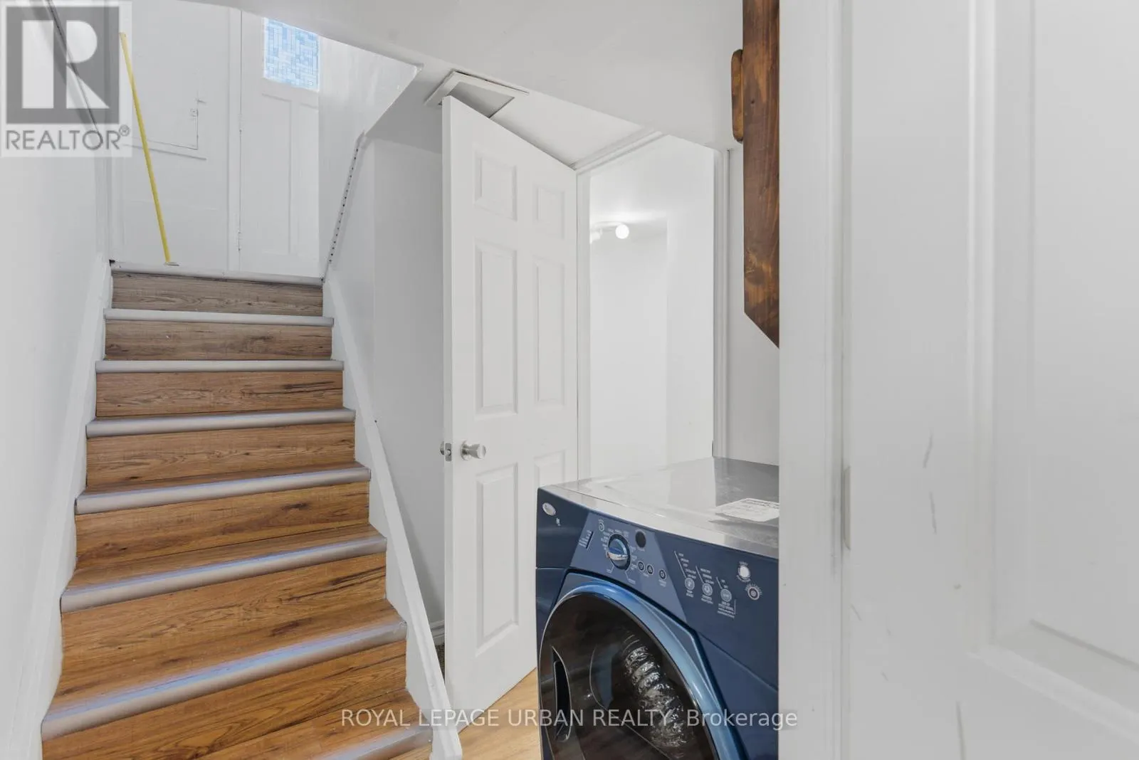 34 GALE CRESCENT