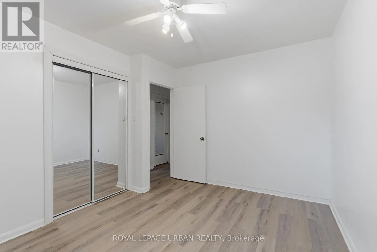 34 GALE CRESCENT