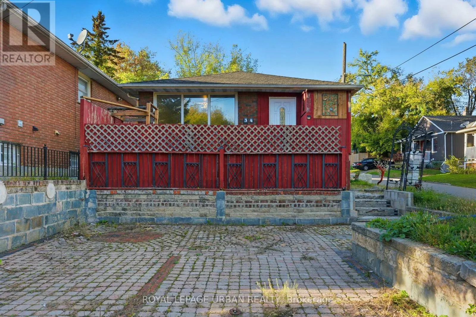 34 GALE CRESCENT