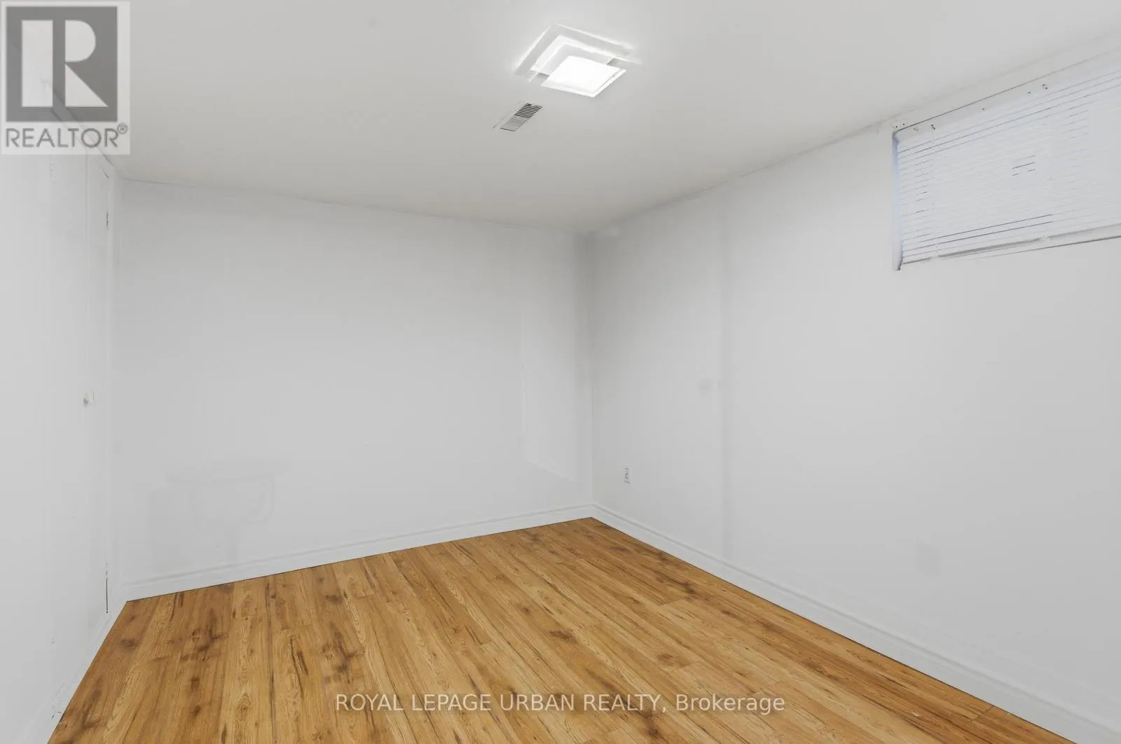 34 GALE CRESCENT