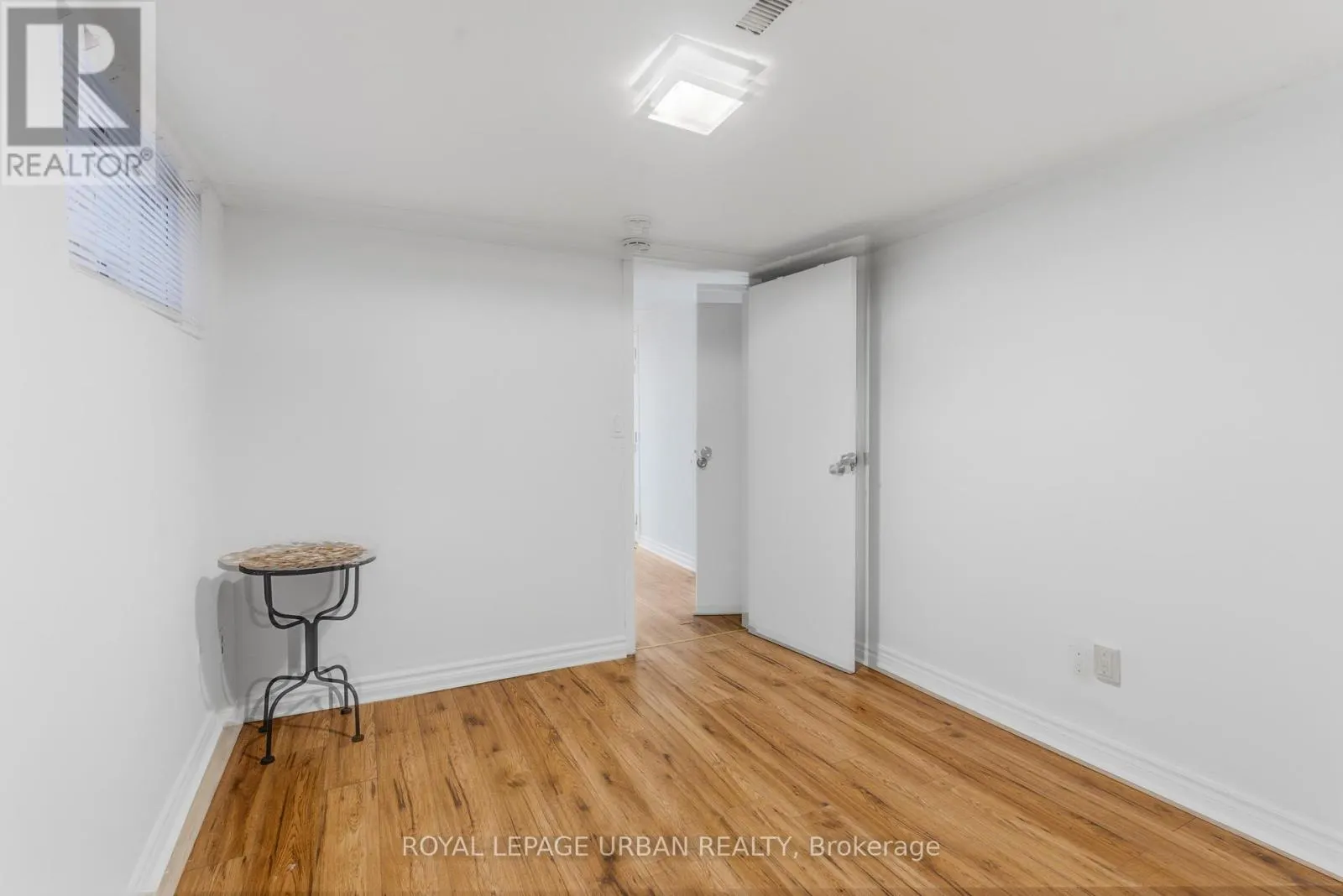 34 GALE CRESCENT