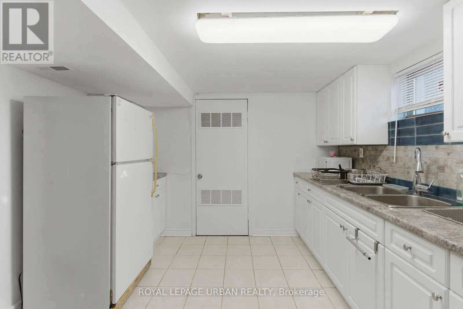 34 GALE CRESCENT