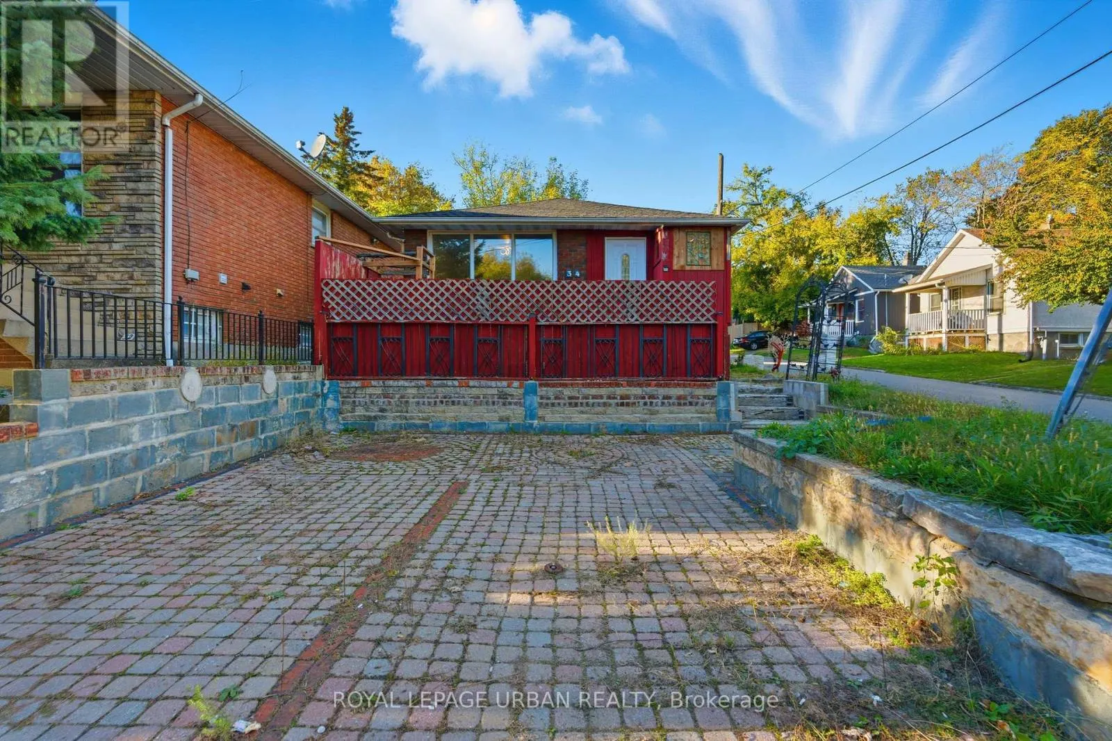 34 GALE CRESCENT