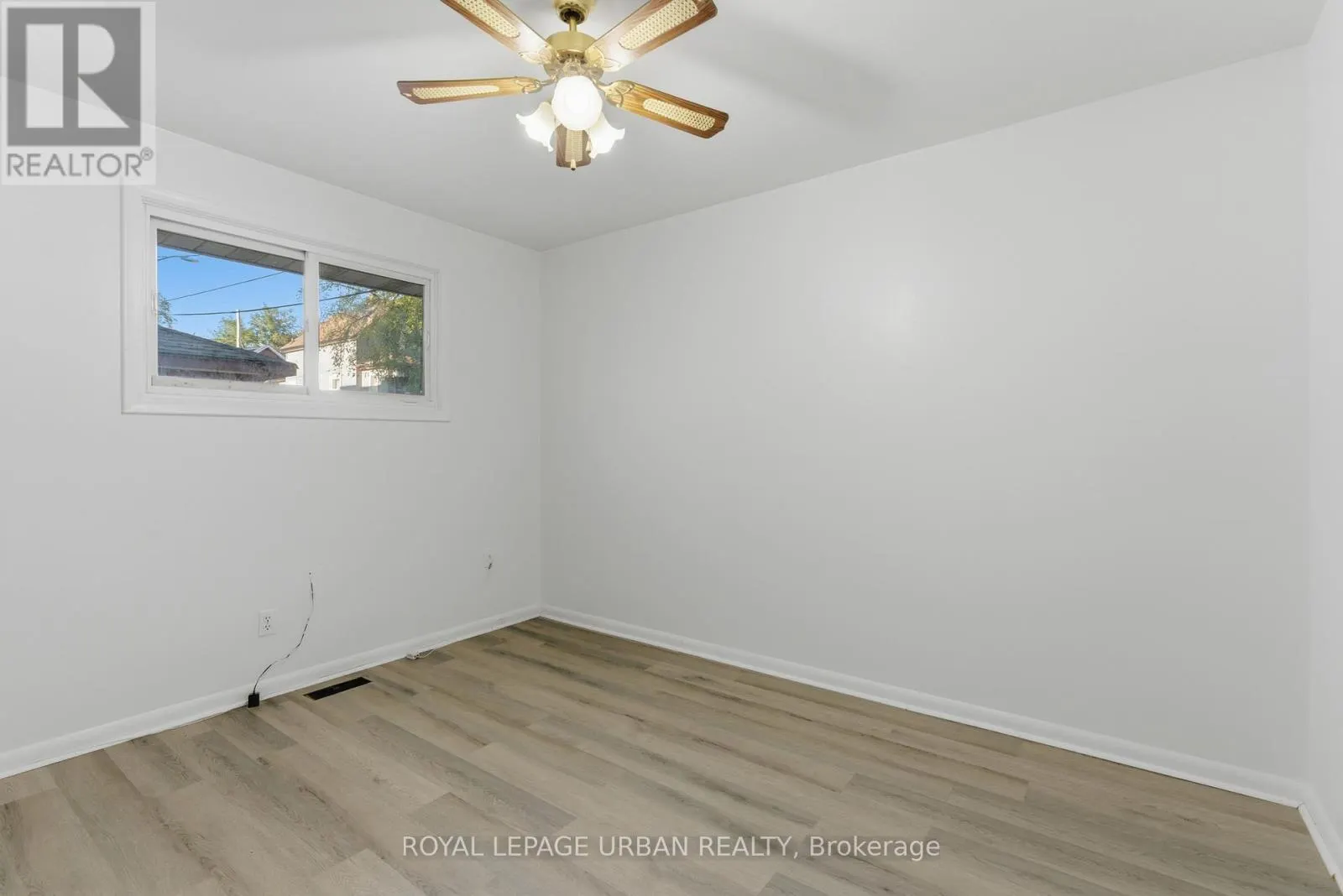 34 GALE CRESCENT