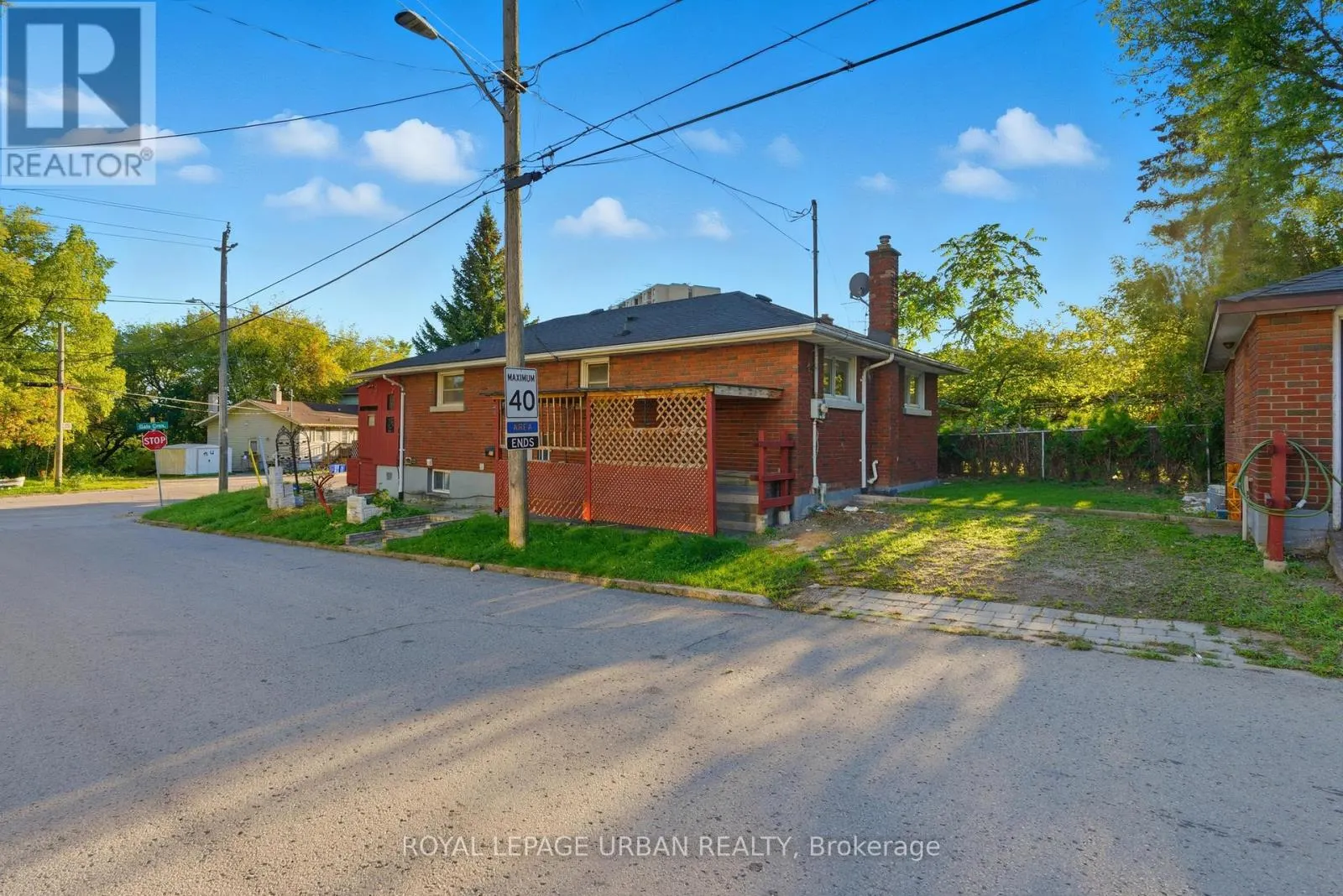 34 GALE CRESCENT