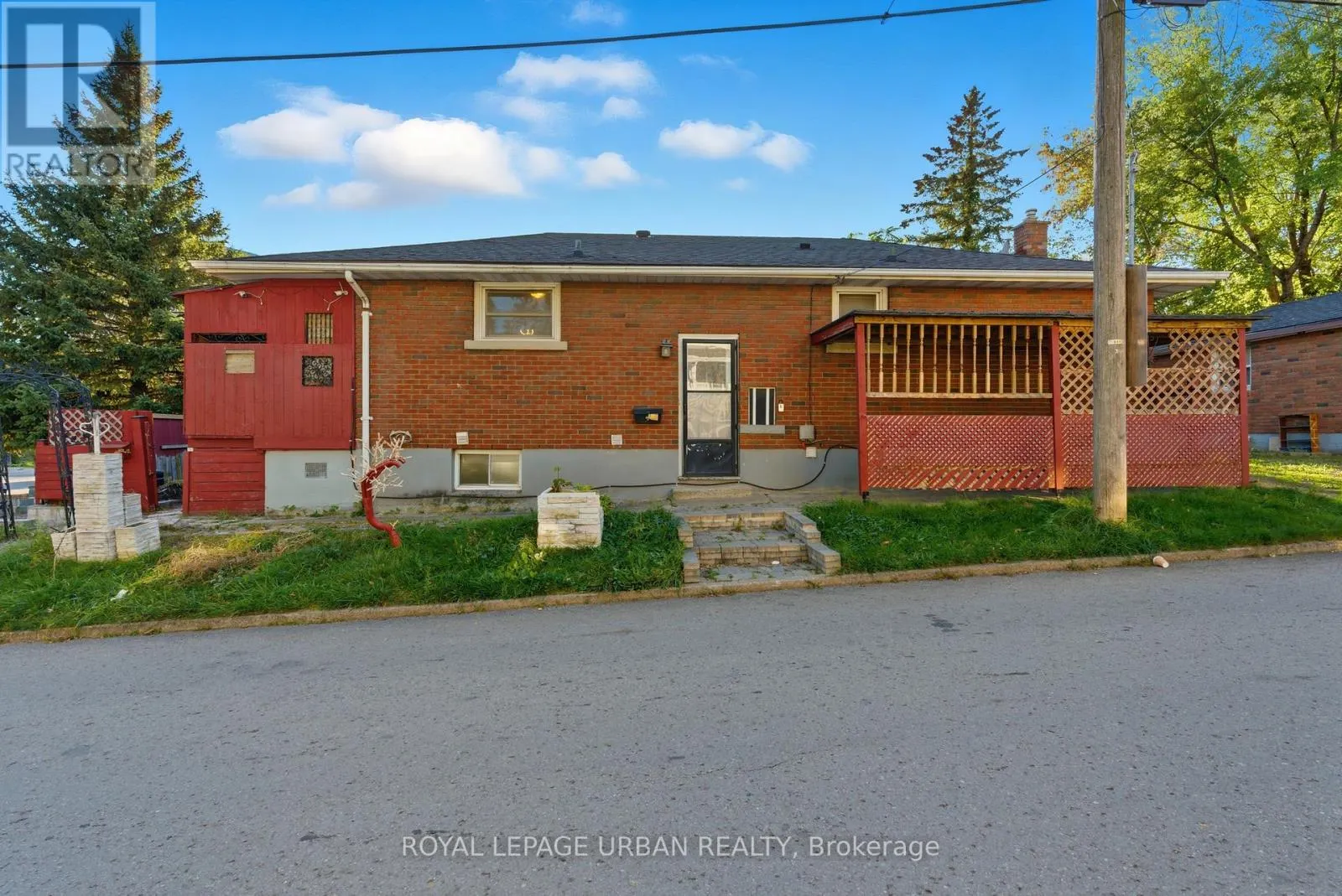 34 GALE CRESCENT
