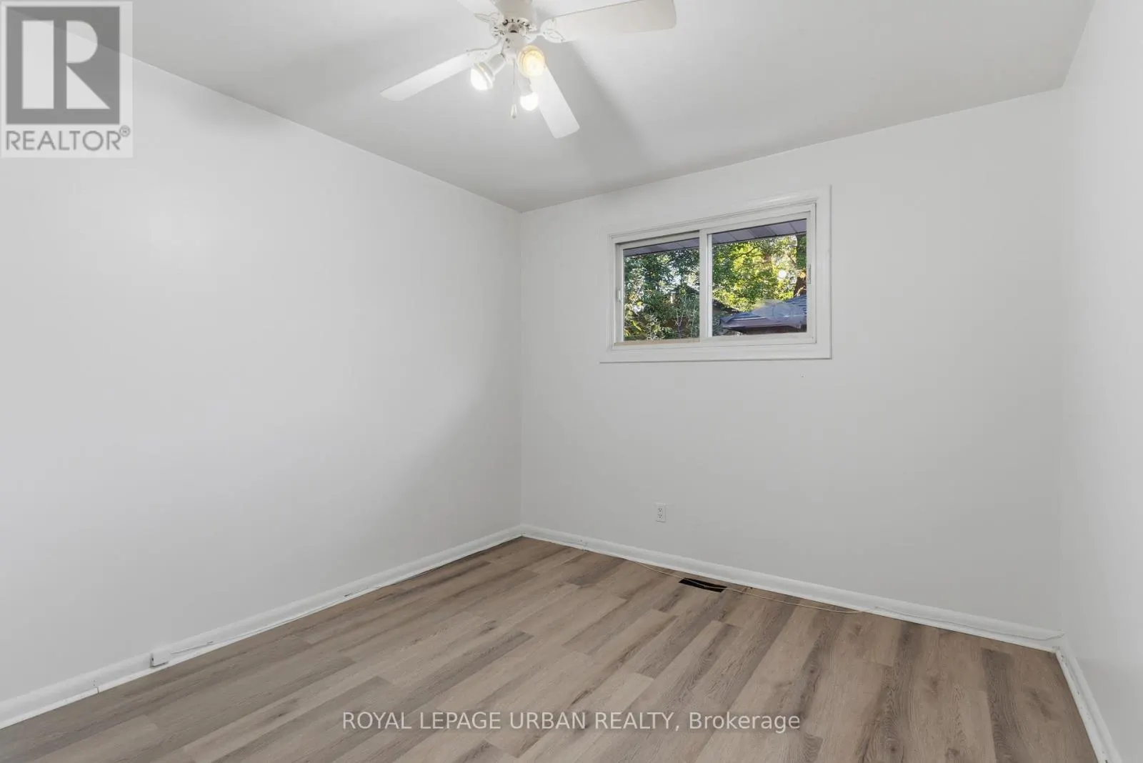 34 GALE CRESCENT