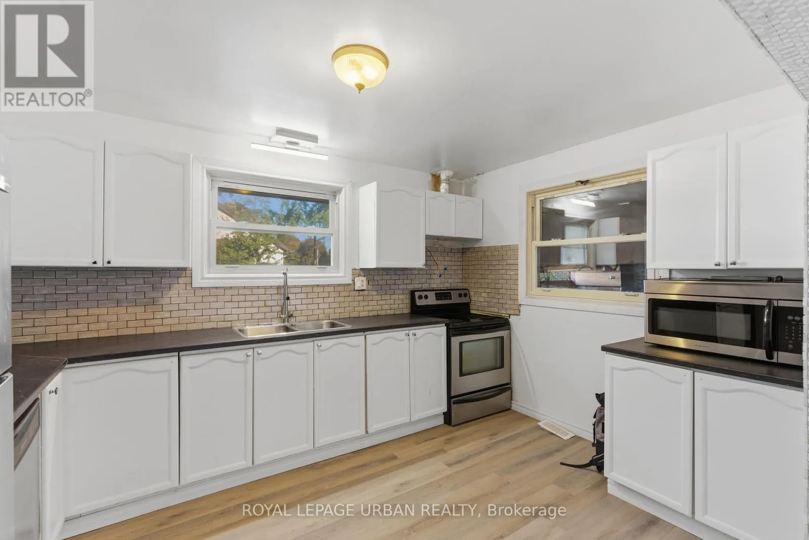 34 GALE CRESCENT