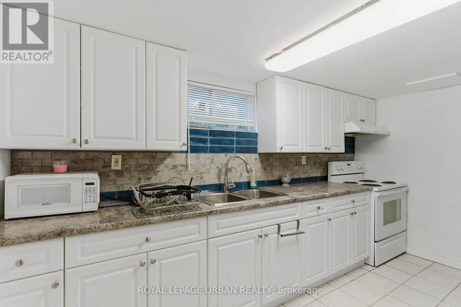 34 GALE CRESCENT