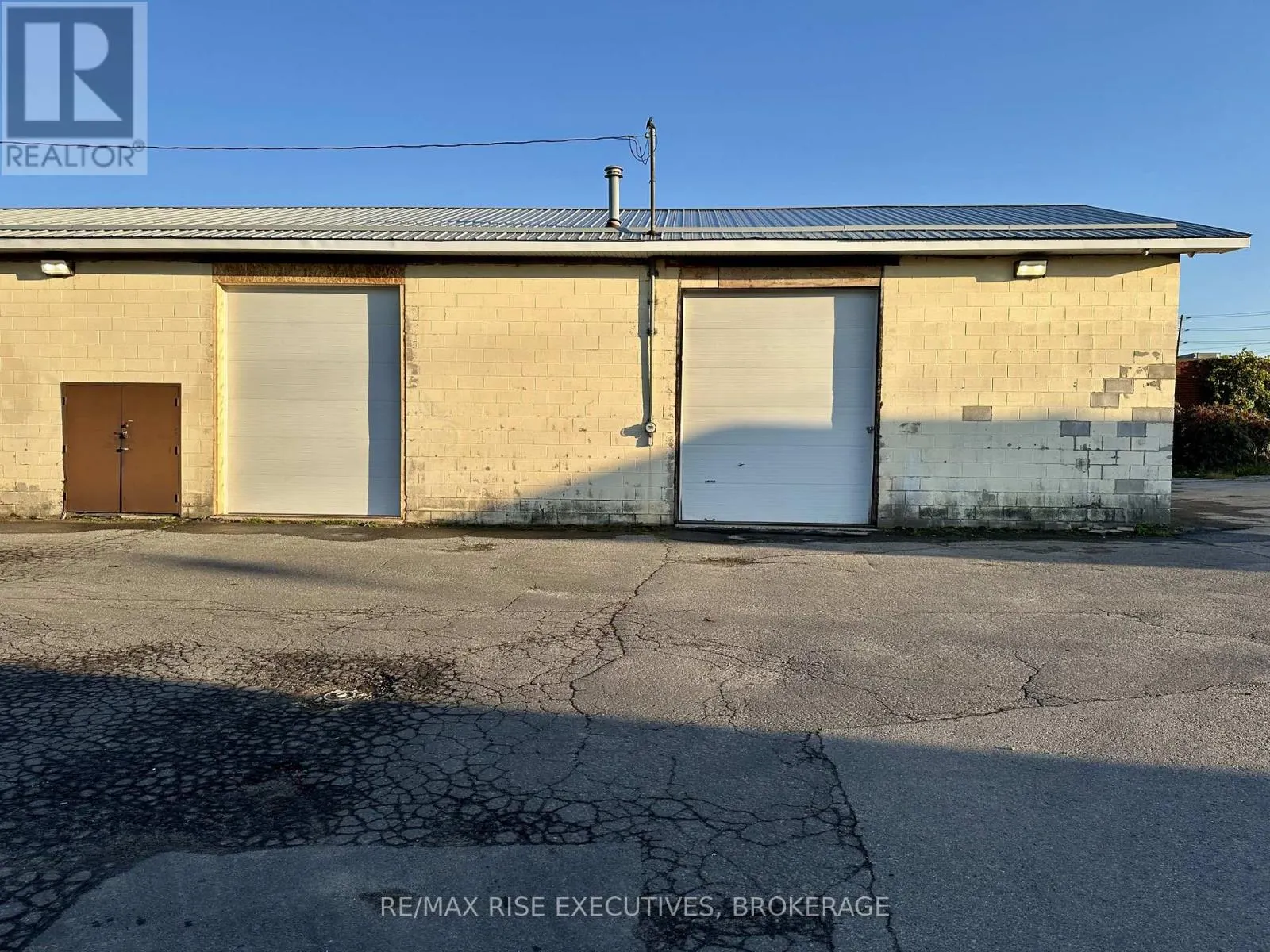 1 - 670 DEVELOPMENT DRIVE, #1
