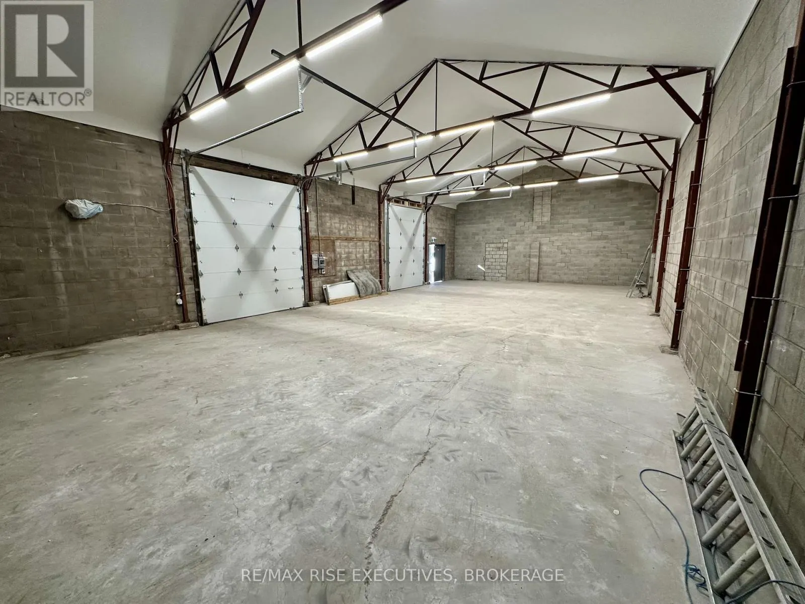 1 - 670 DEVELOPMENT DRIVE, #1