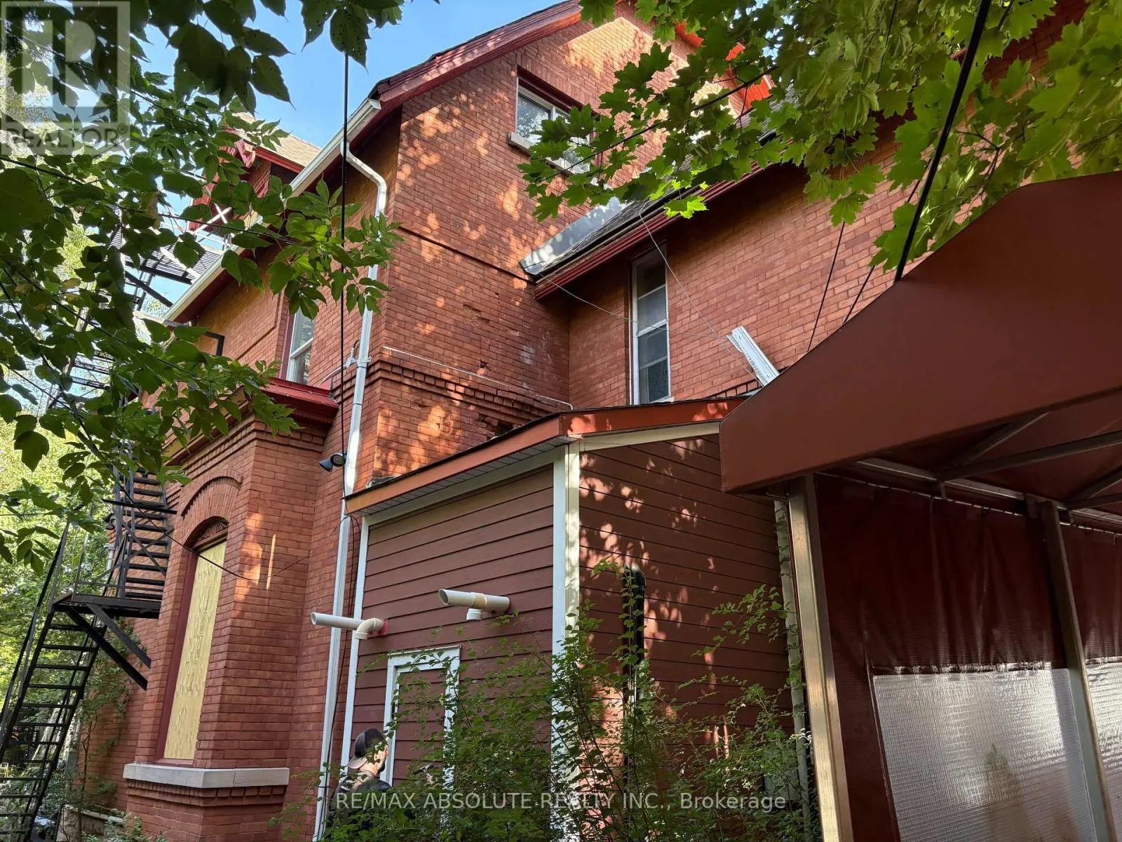 312 DALY AVENUE