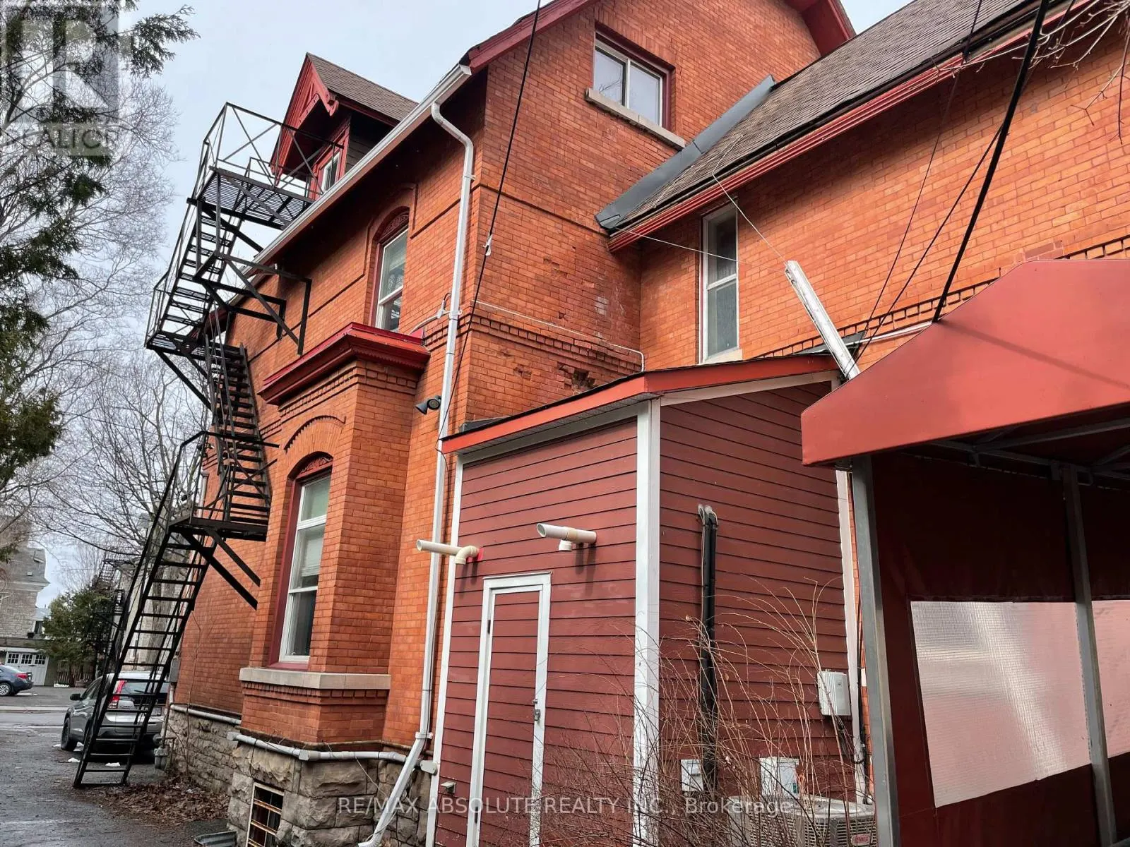 312 DALY AVENUE