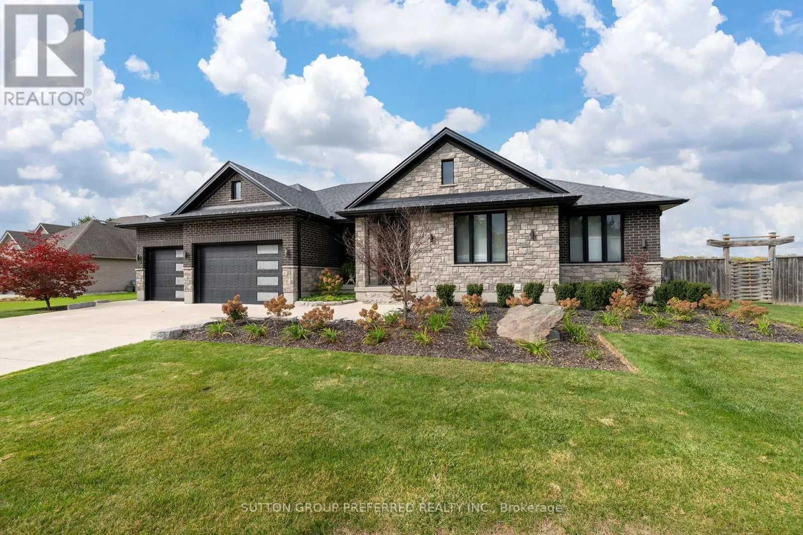 121 LEWIS DRIVE