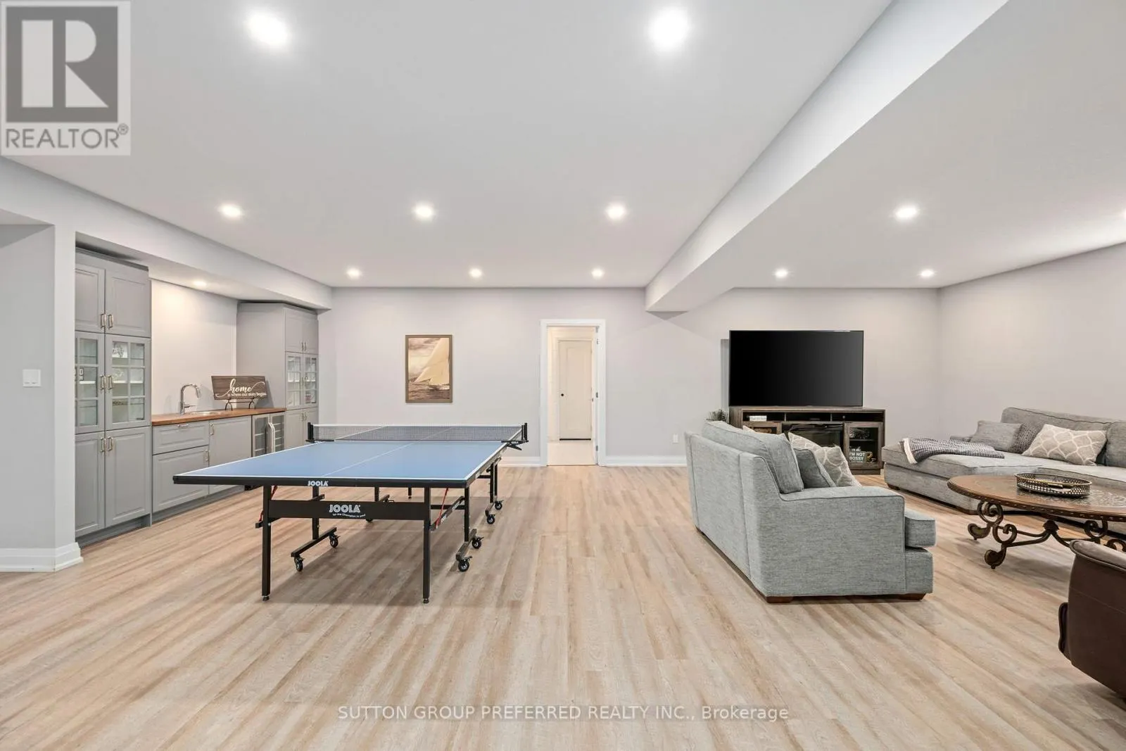 121 LEWIS DRIVE