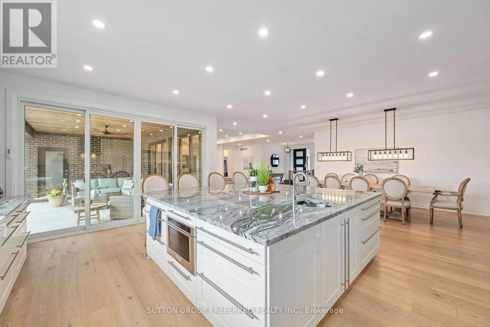 121 LEWIS DRIVE