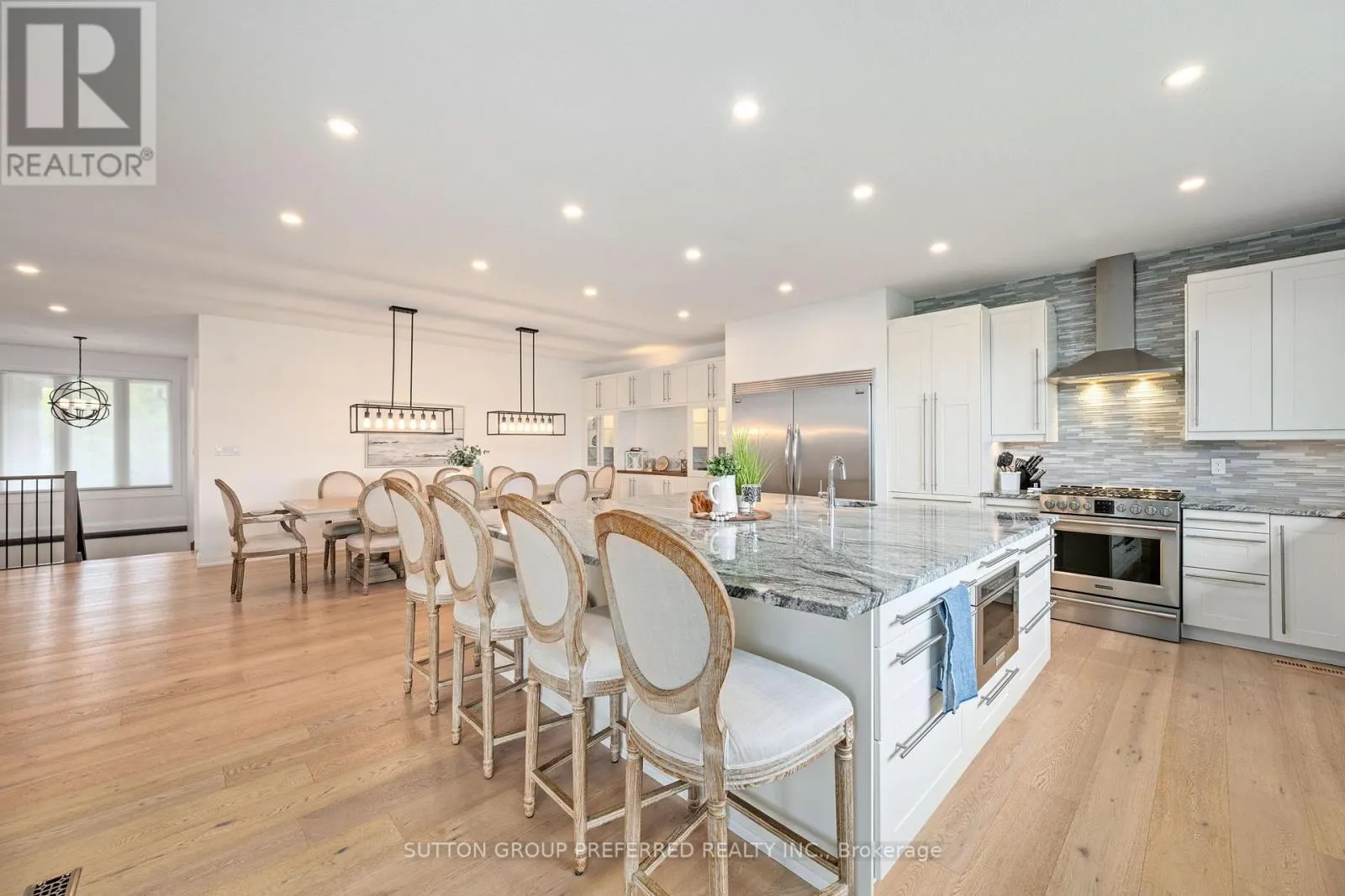 121 LEWIS DRIVE