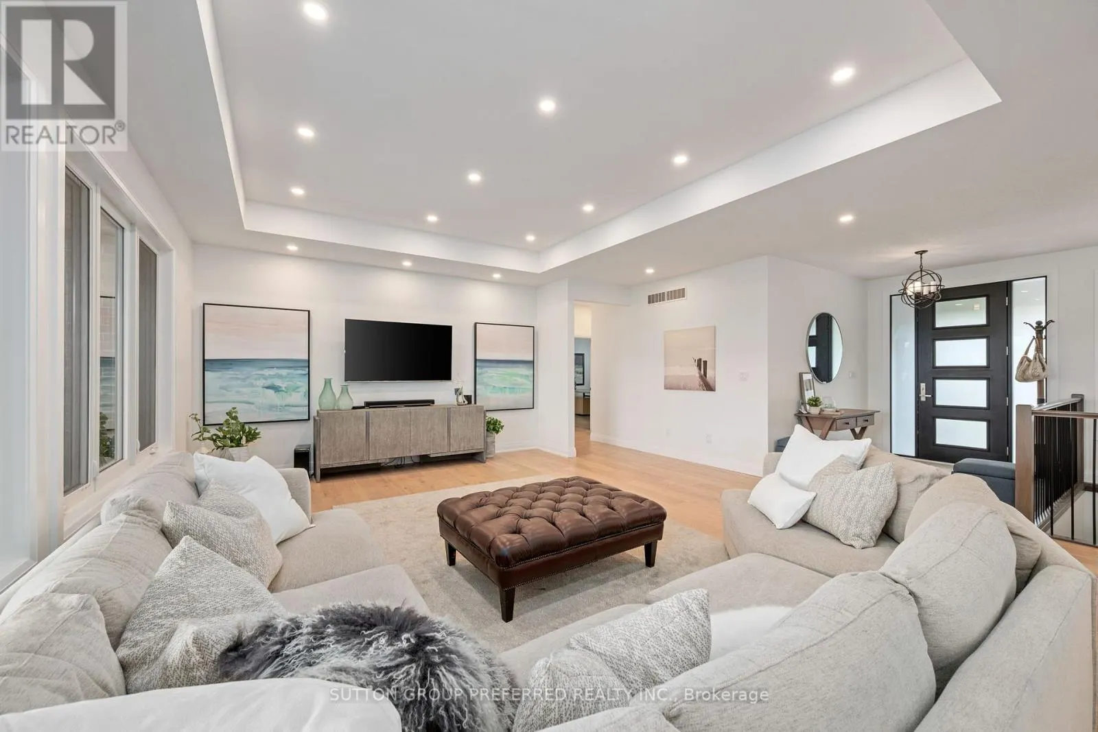 121 LEWIS DRIVE