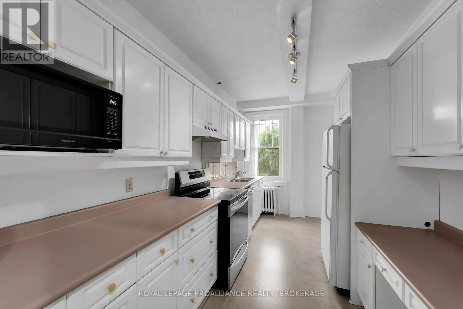 302 - 67 SYDENHAM STREET, #302