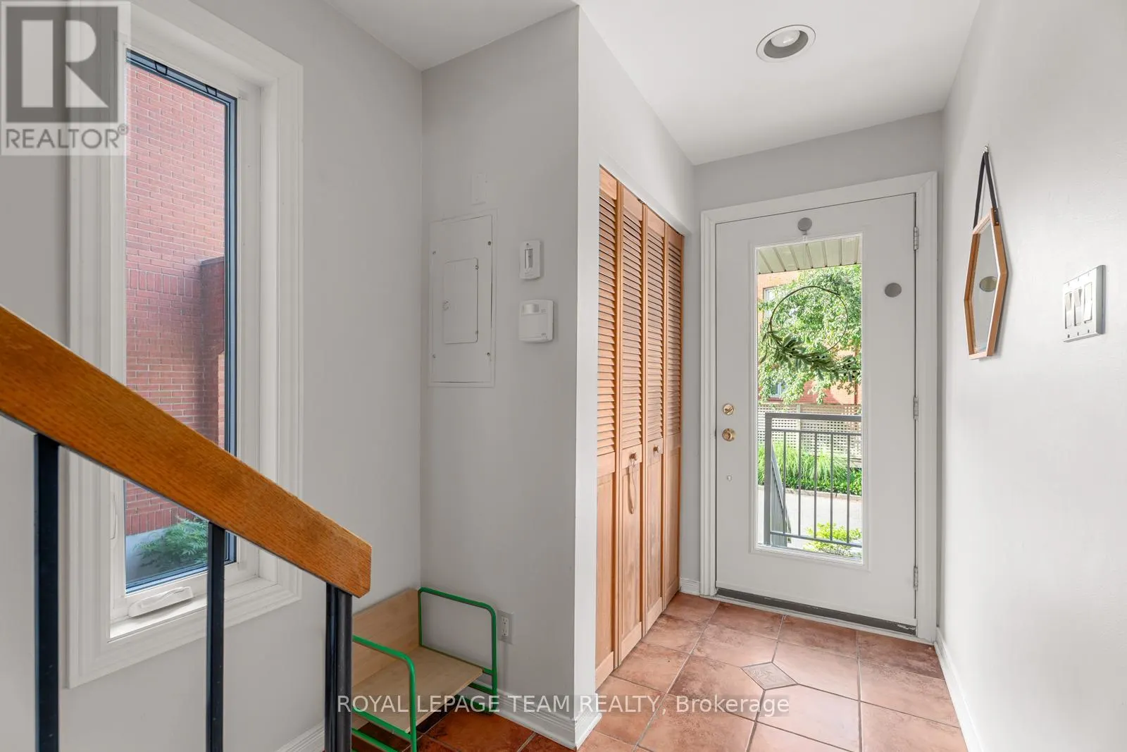 26 - 20 CHARLEVOIX STREET