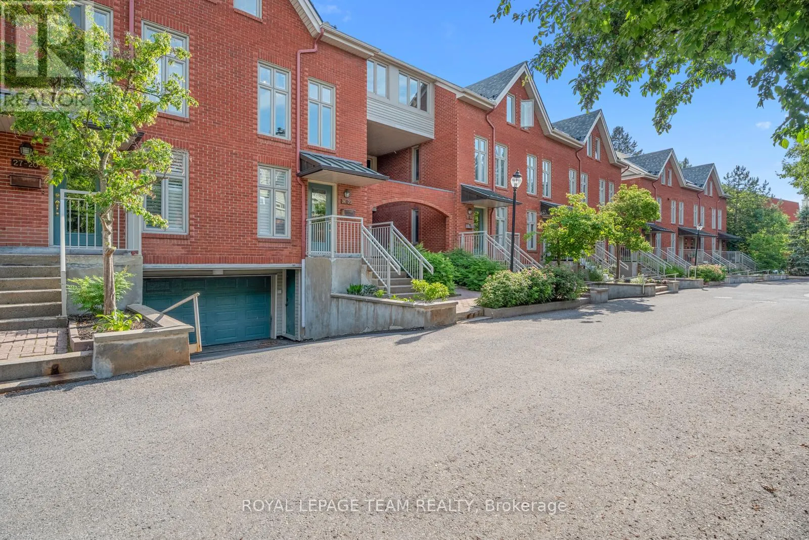 26 - 20 CHARLEVOIX STREET
