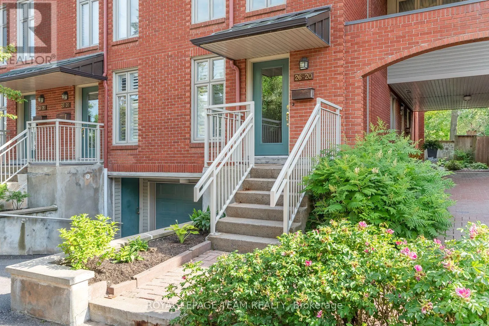 26 - 20 CHARLEVOIX STREET