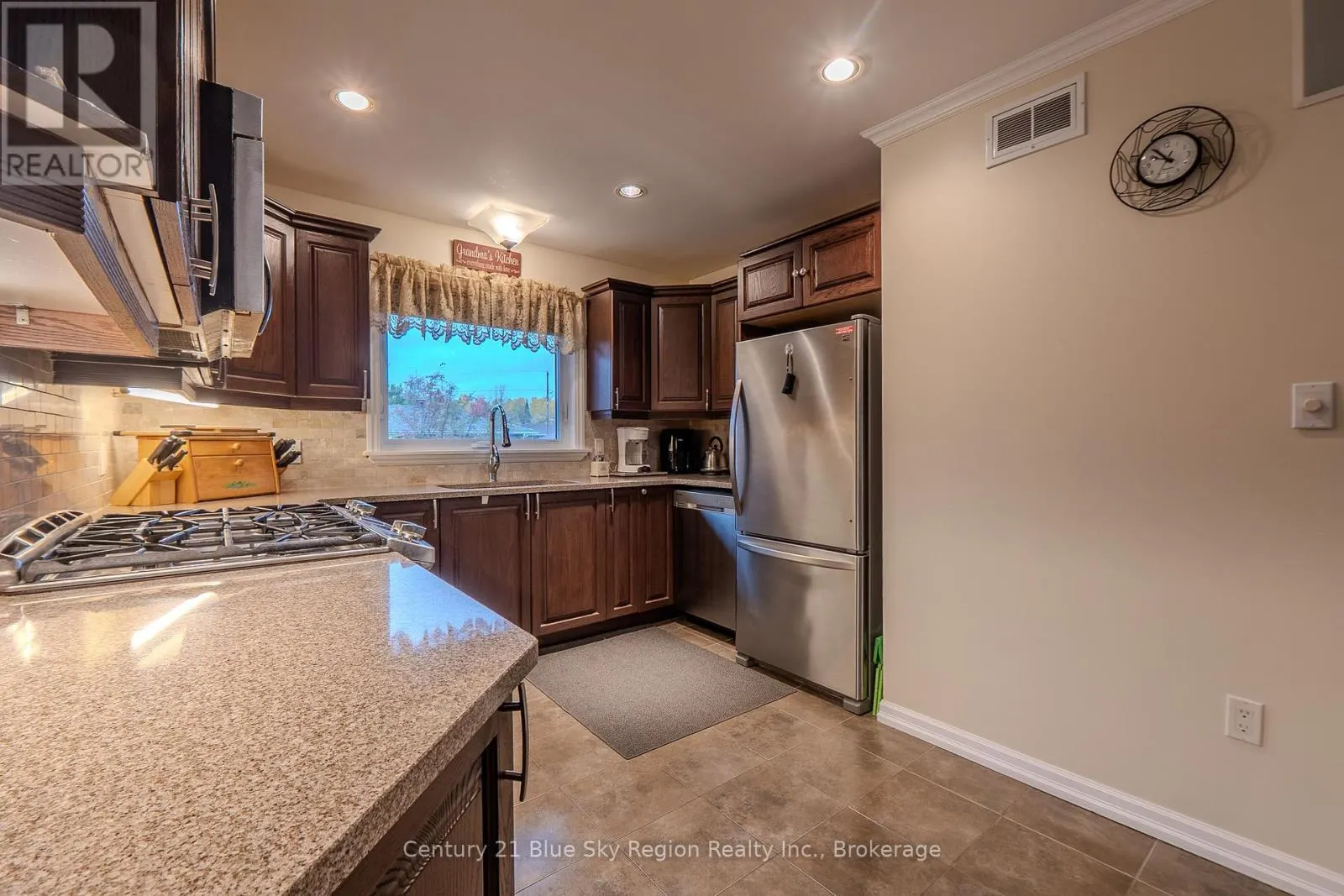 38 CEDARGROVE COURT
