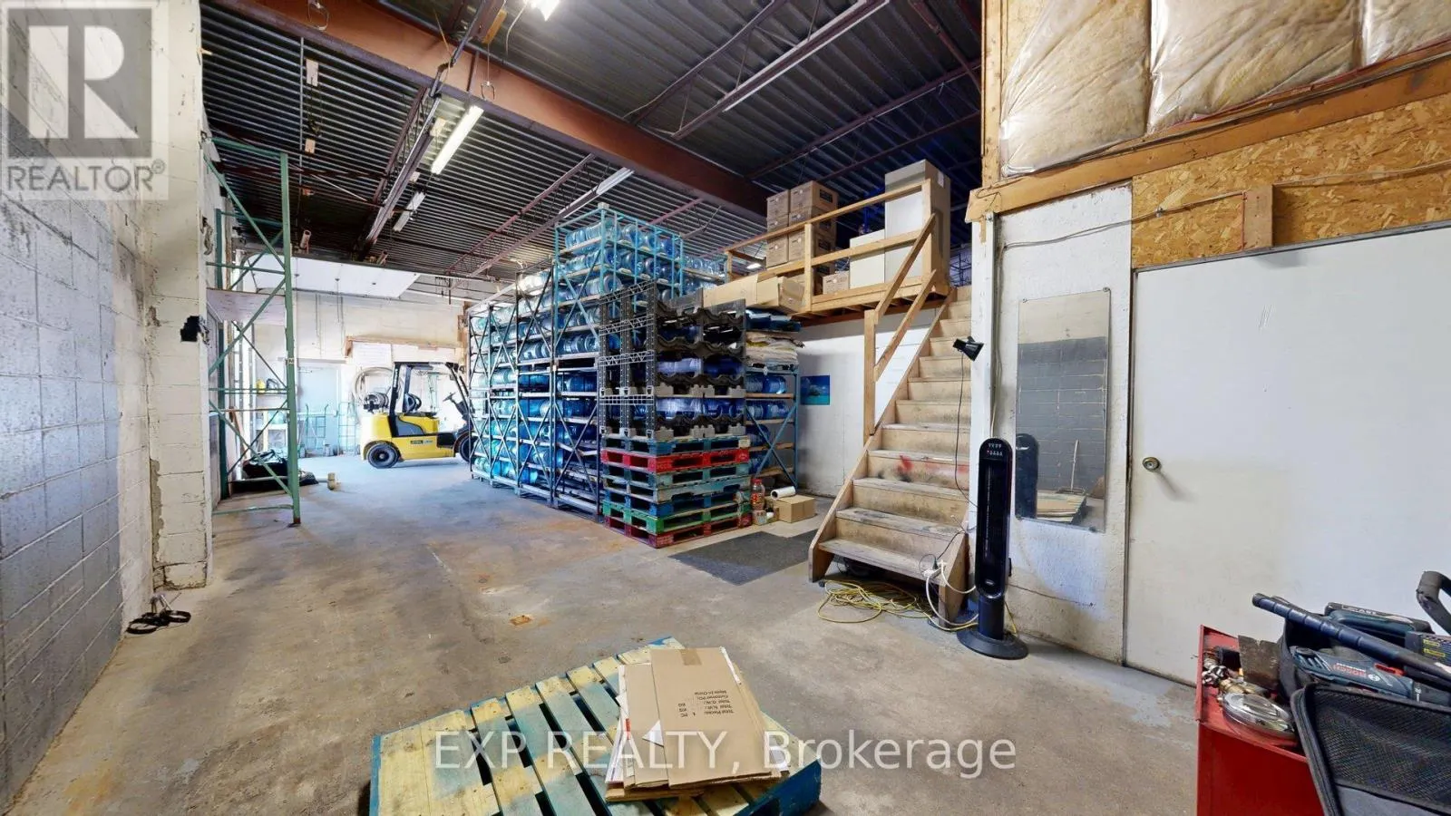 18 - 540 CLARKE ROAD, #18