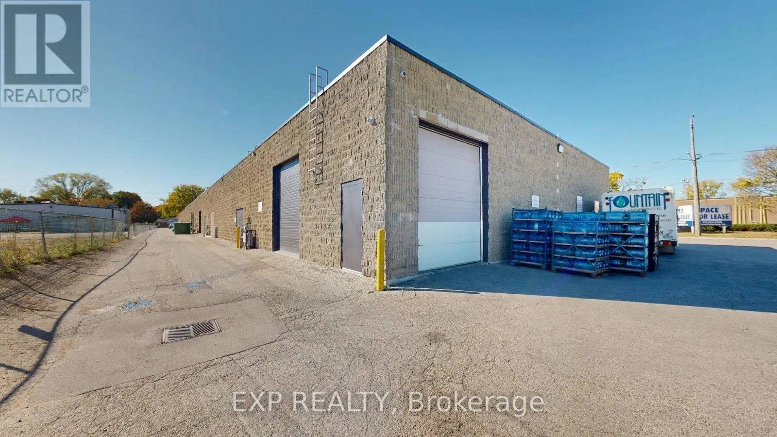 18 - 540 CLARKE ROAD, #18