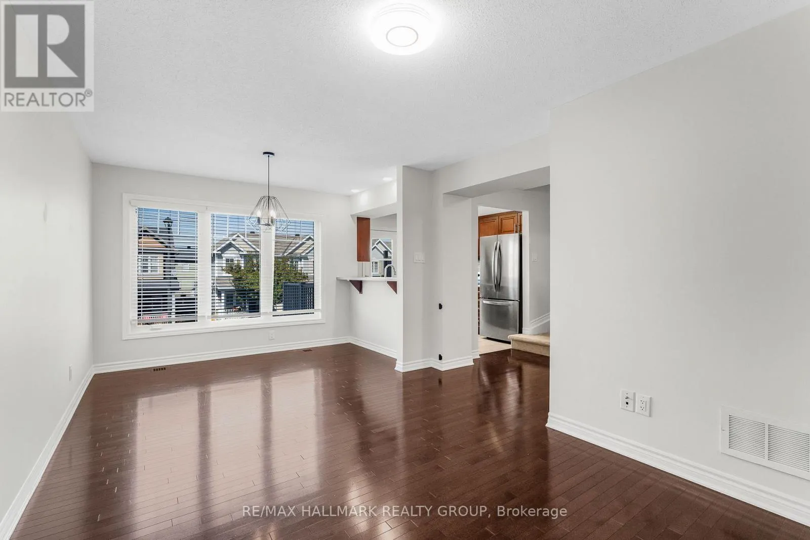 110 SUNSHINE CRESCENT
