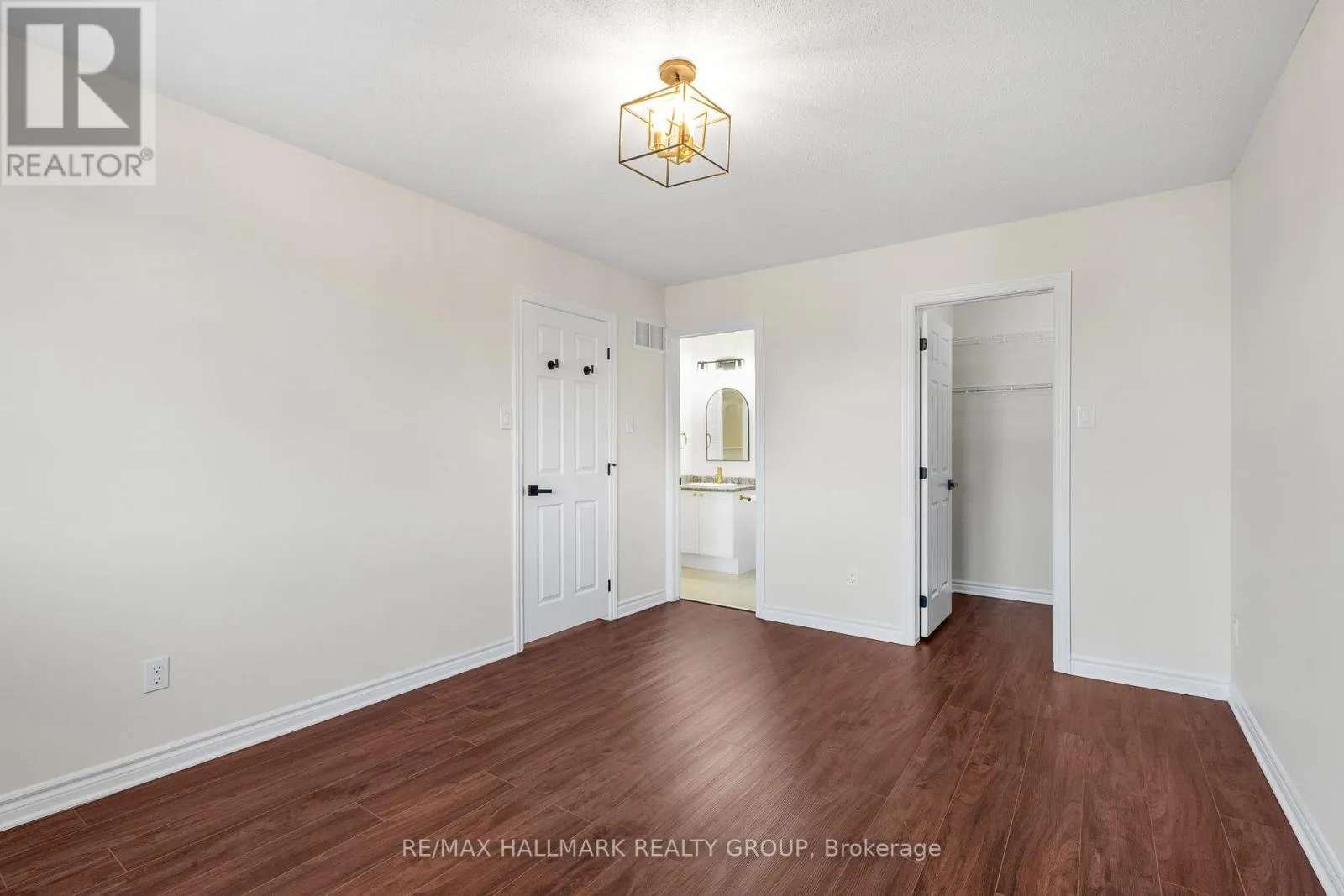 110 SUNSHINE CRESCENT