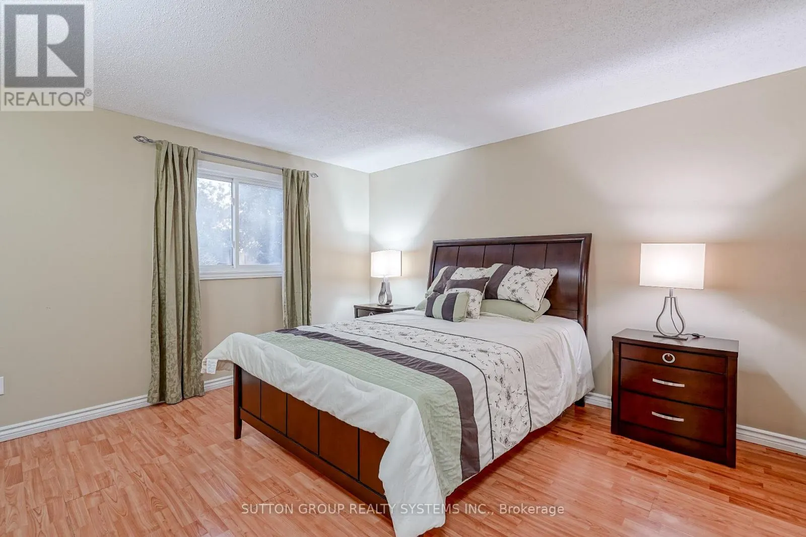 UPPER - 85 COVINGTON CRESCENT