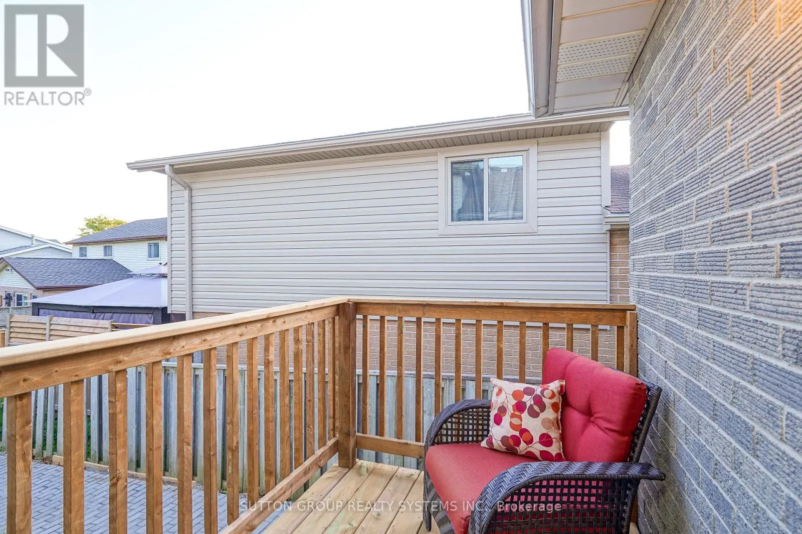UPPER - 85 COVINGTON CRESCENT