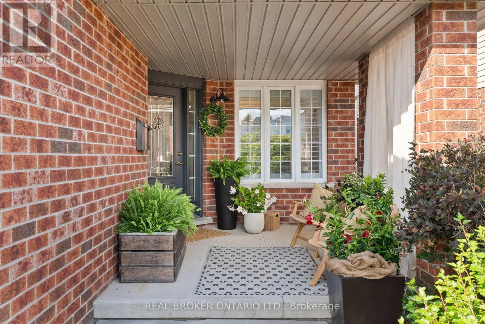 17 COUTTS COURT