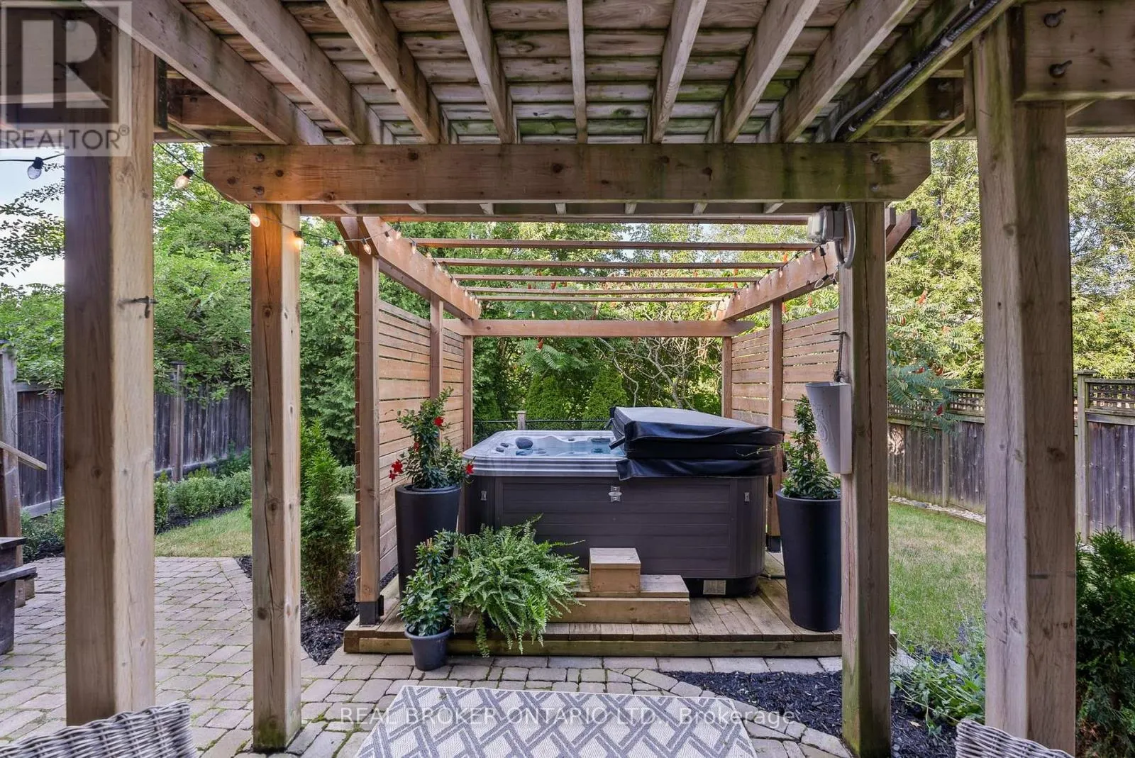 17 COUTTS COURT