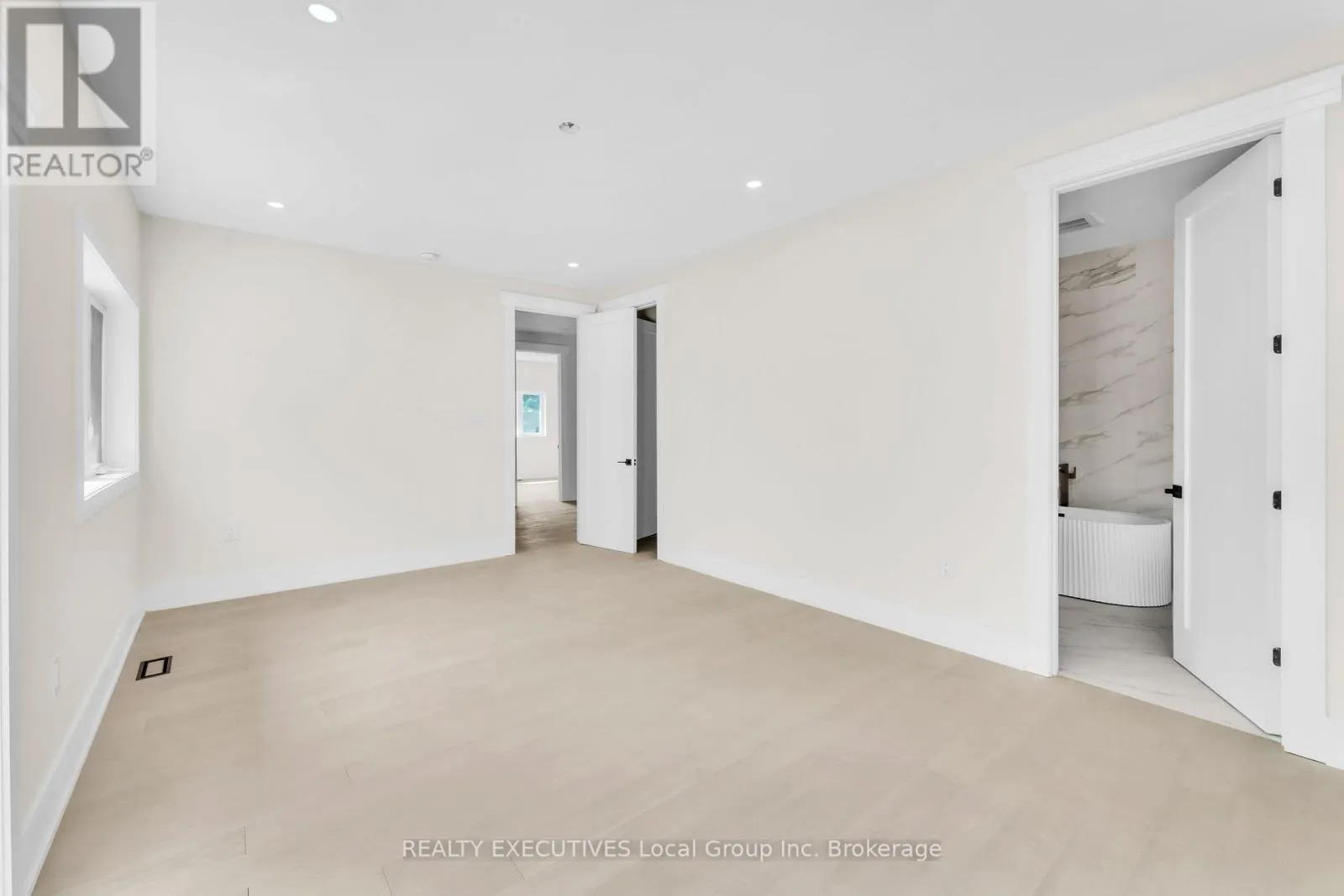 29 SHALLOT CRESCENT