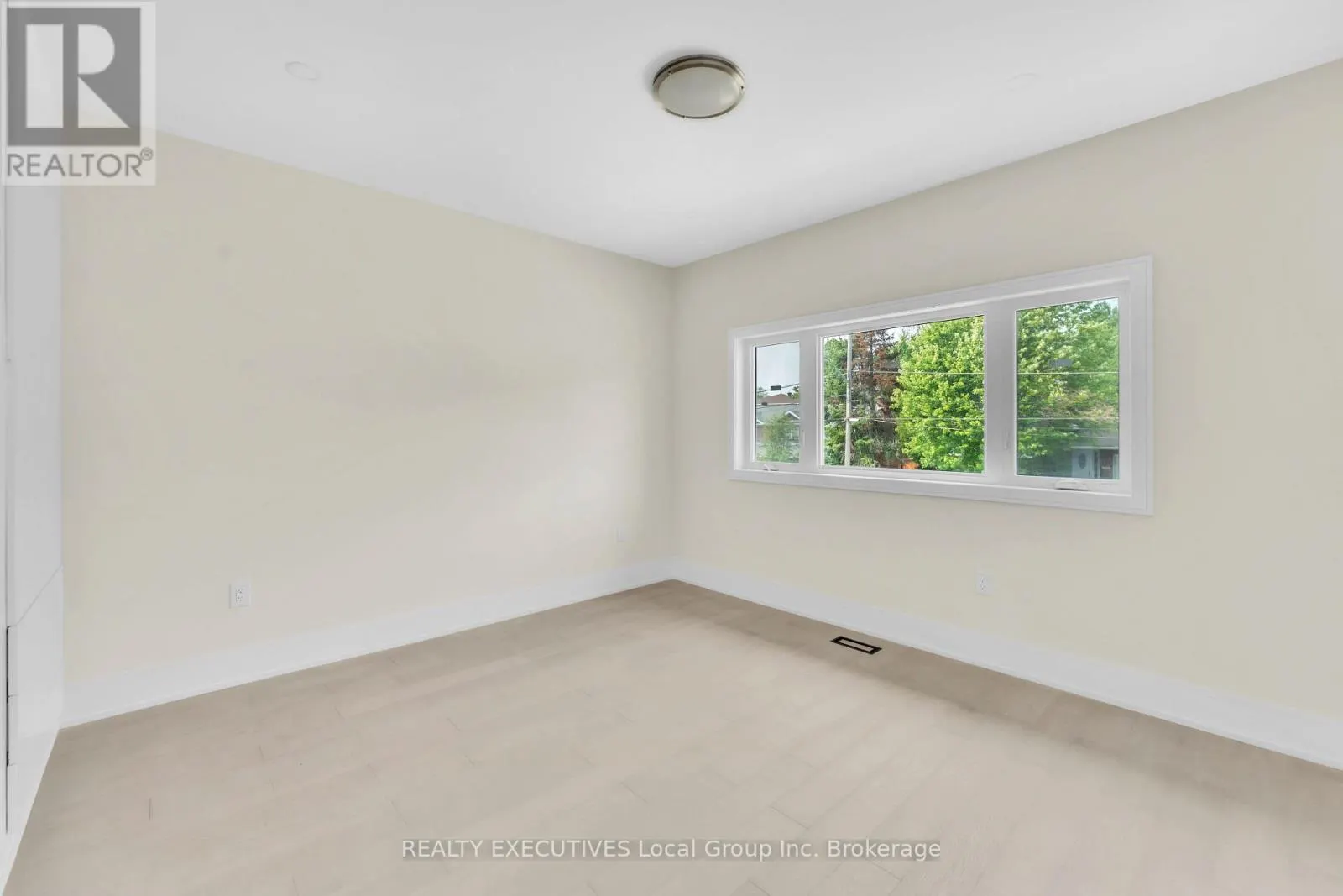 29 SHALLOT CRESCENT