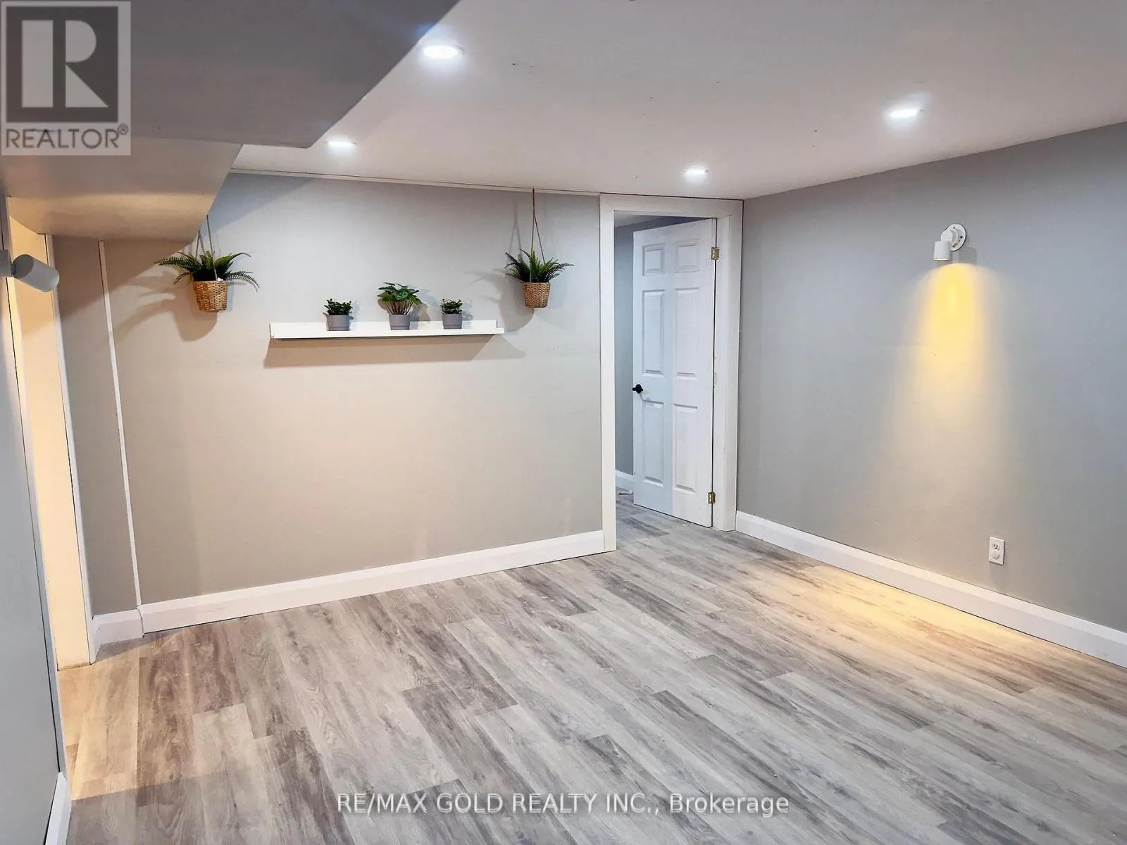 LOWER - 156 MOOREGATE CRESCENT