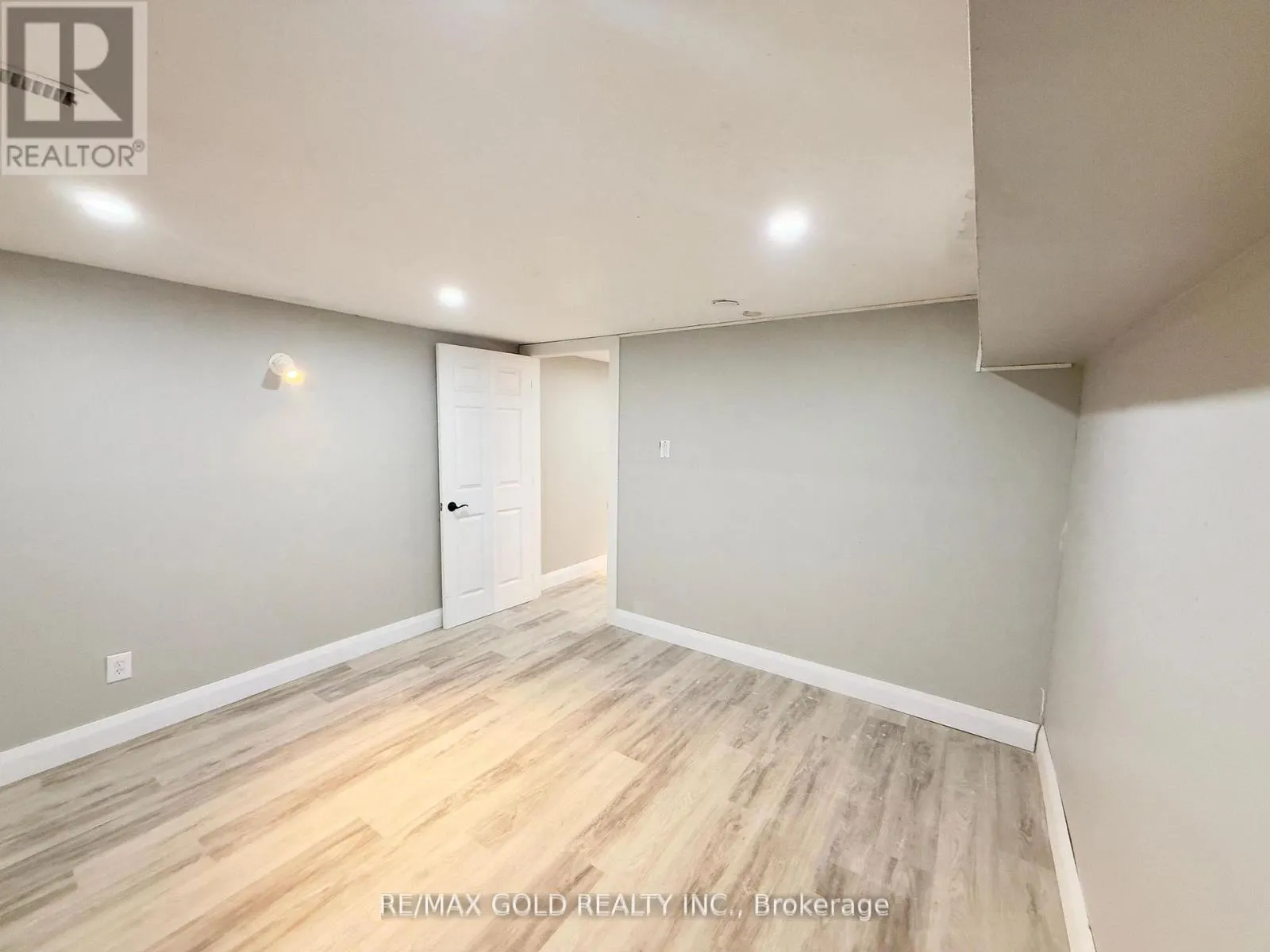 LOWER - 156 MOOREGATE CRESCENT