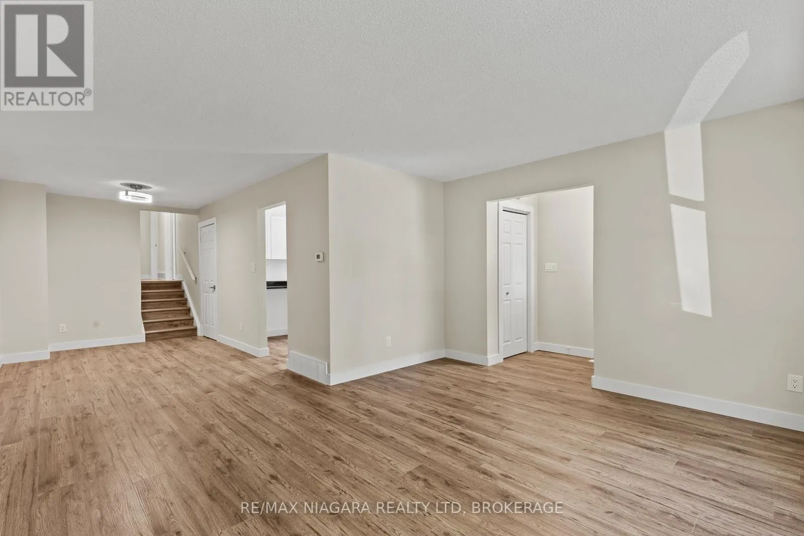 35 LAFAYETTE DRIVE